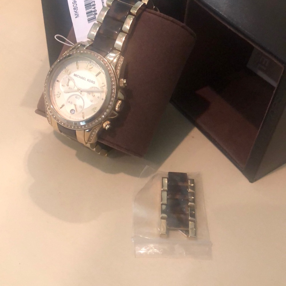 Michael Kors watch - Picture 2 of 4